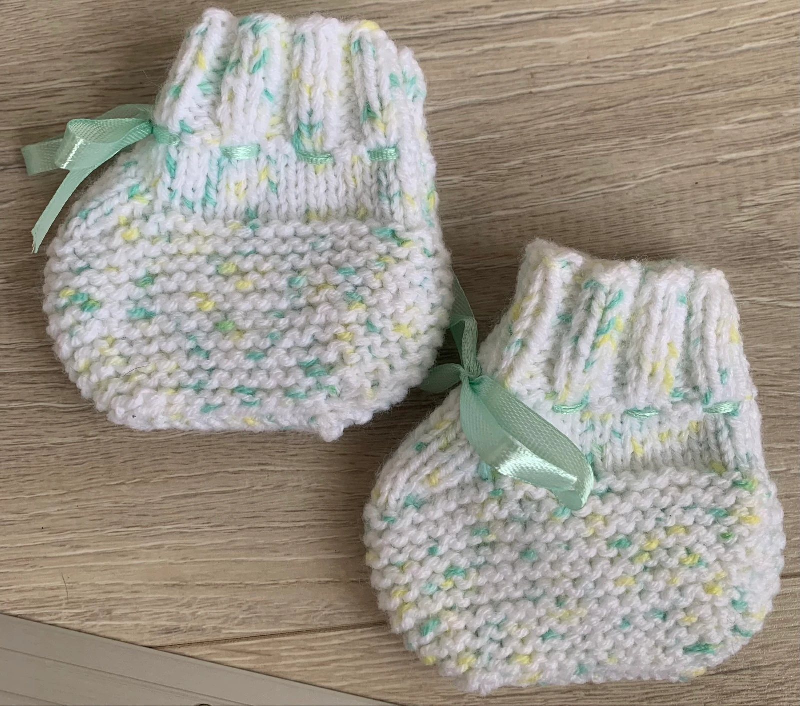 Gorro e chinelos bebê 0/3 meses – photo 4